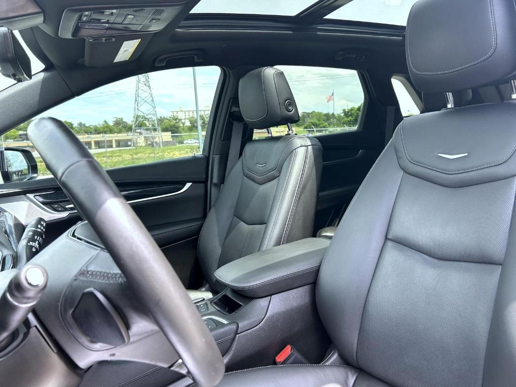 used 2023 Cadillac XT5 car, priced at $39,959