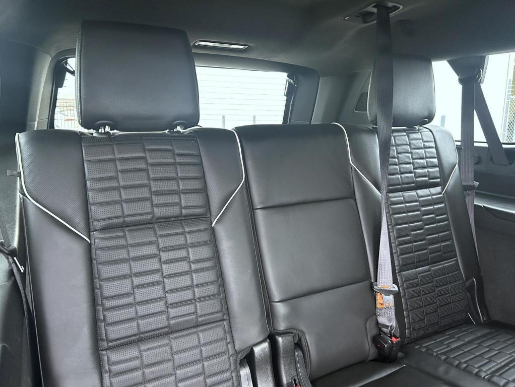used 2021 Cadillac Escalade ESV car, priced at $54,990