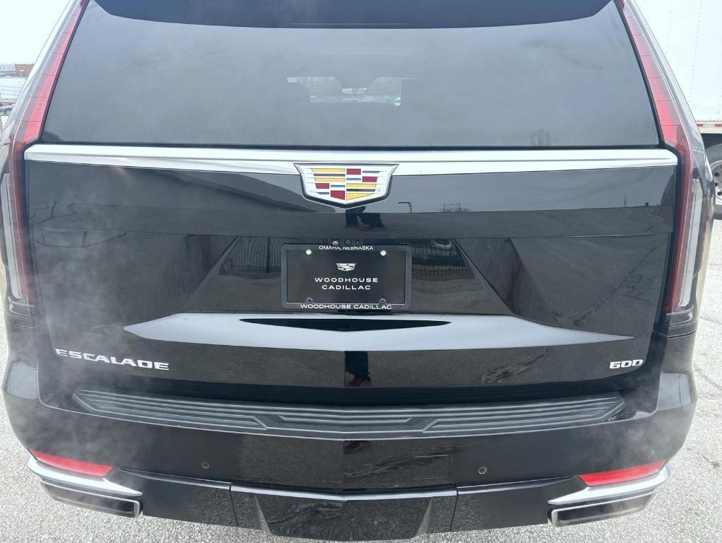 used 2021 Cadillac Escalade ESV car, priced at $54,990