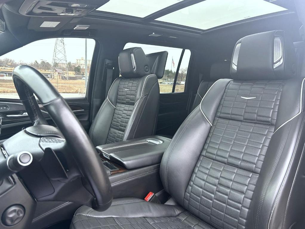 used 2021 Cadillac Escalade ESV car, priced at $54,990