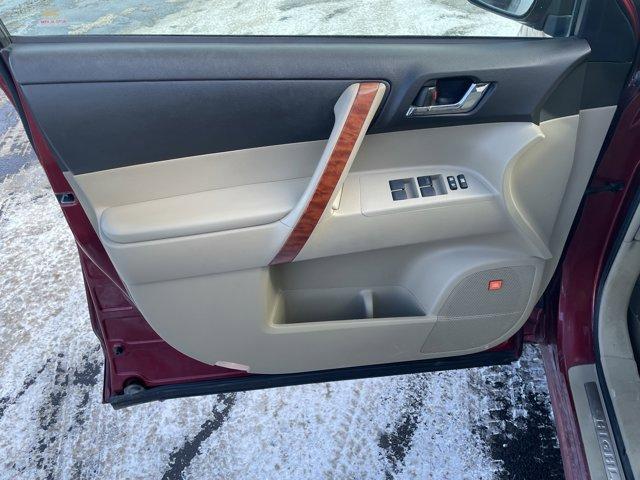 used 2010 Toyota Highlander car, priced at $11,925