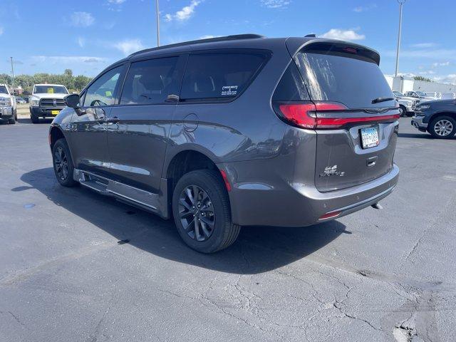 used 2021 Chrysler Pacifica car, priced at $51,995