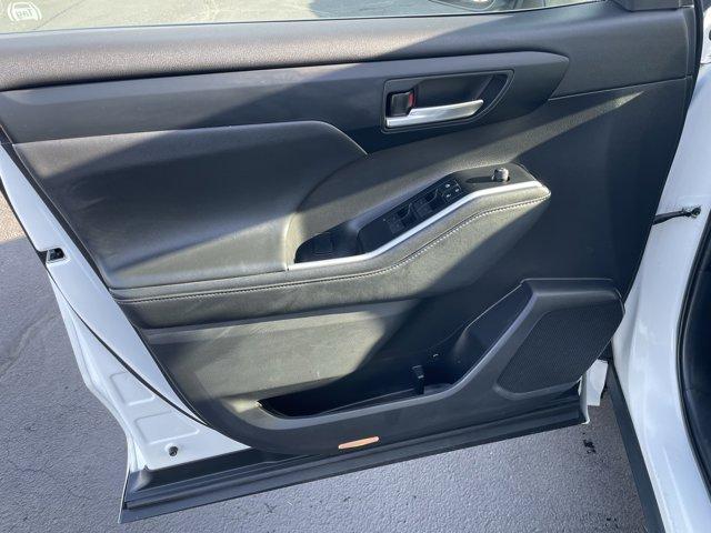 used 2021 Toyota Highlander car, priced at $33,987