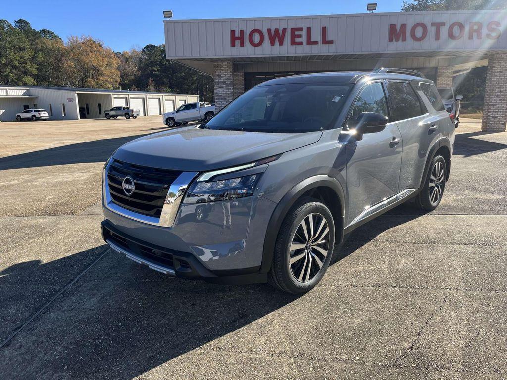 new 2025 Nissan Pathfinder car, priced at $50,211