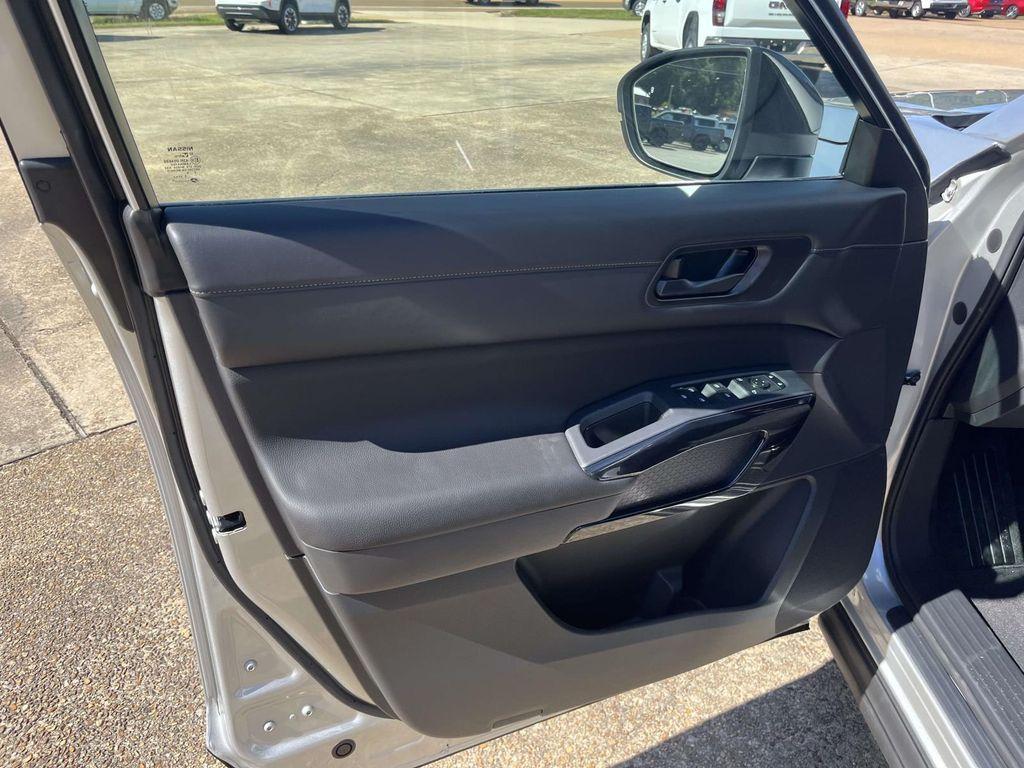 new 2025 Nissan Pathfinder car, priced at $37,475