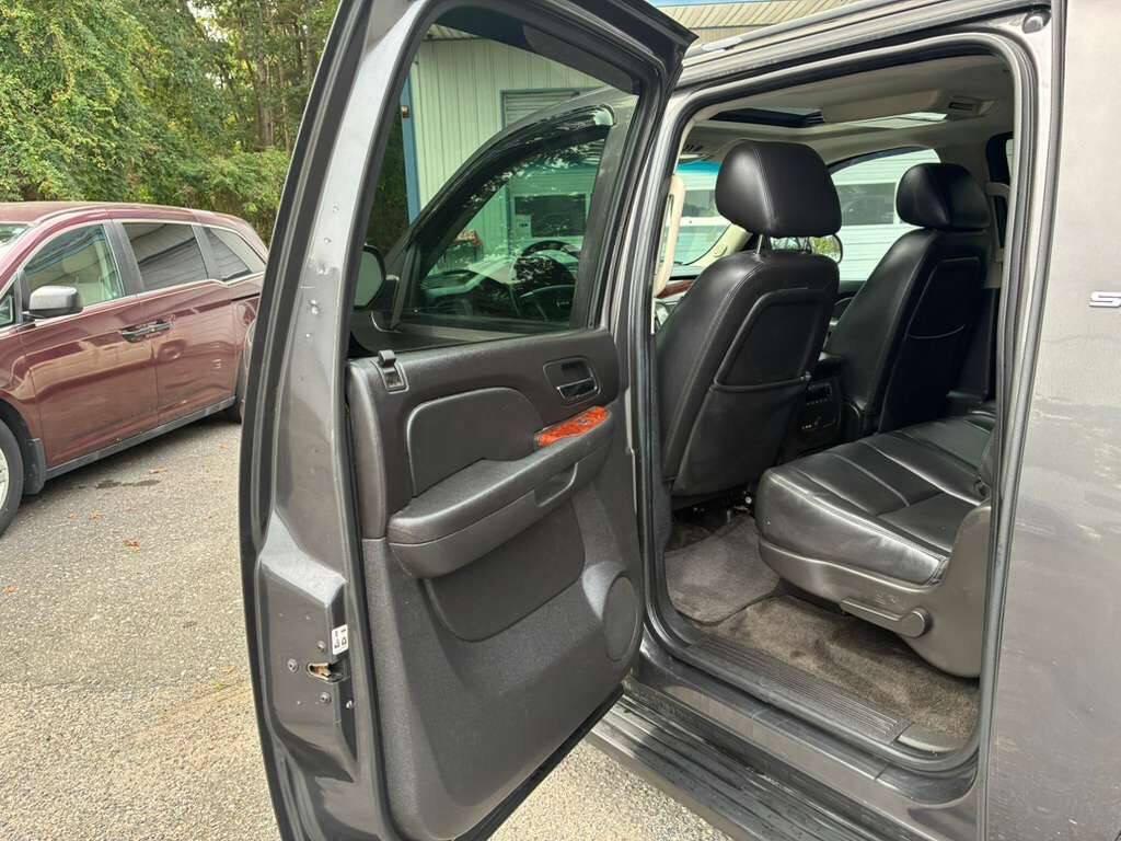 used 2011 GMC Yukon XL car, priced at $6,800