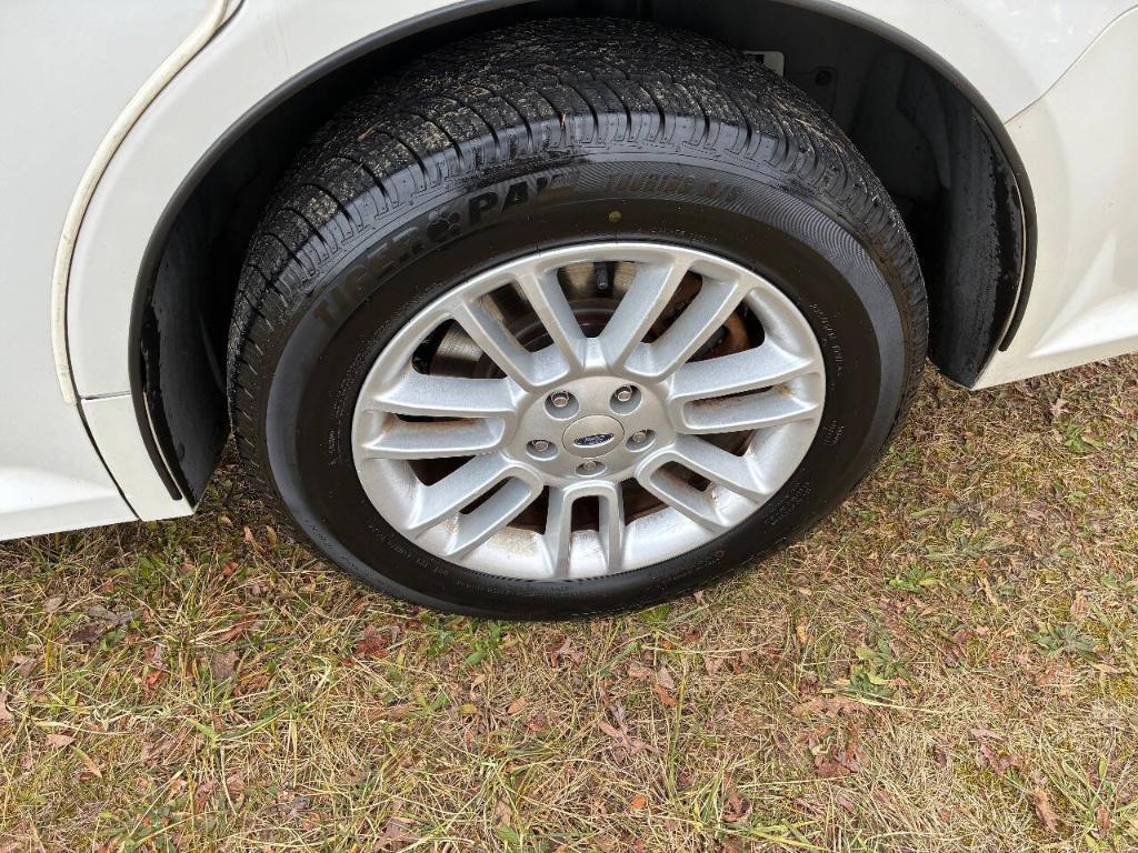 used 2013 Ford Flex car, priced at $5,500