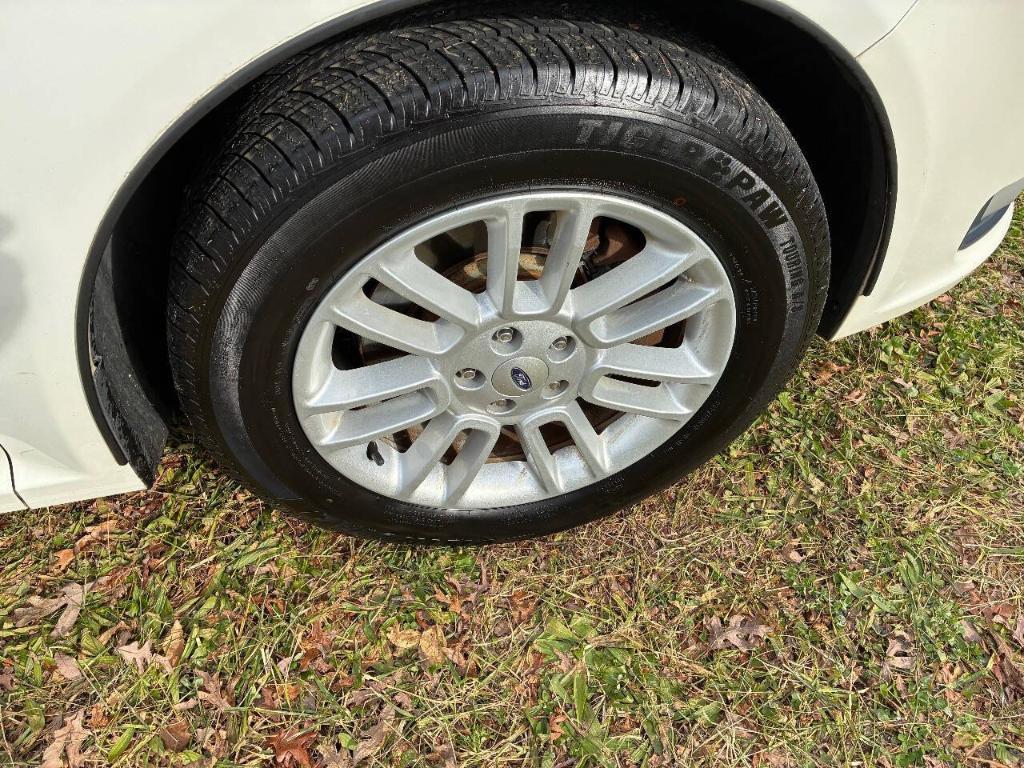 used 2013 Ford Flex car, priced at $5,500