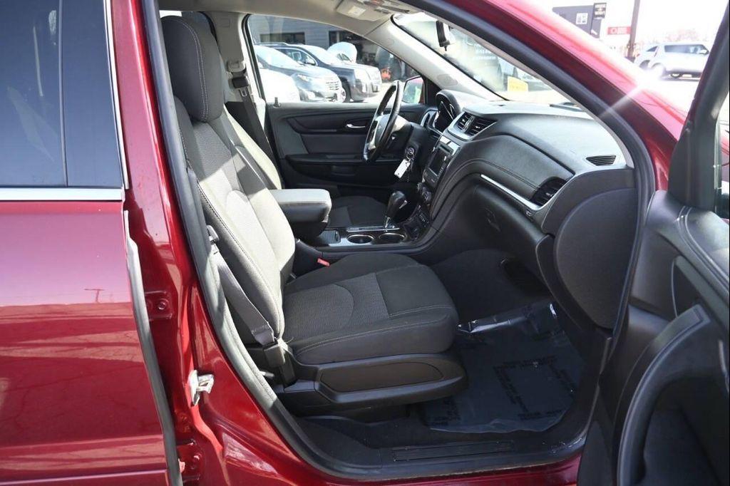 used 2015 Chevrolet Traverse car, priced at $9,995