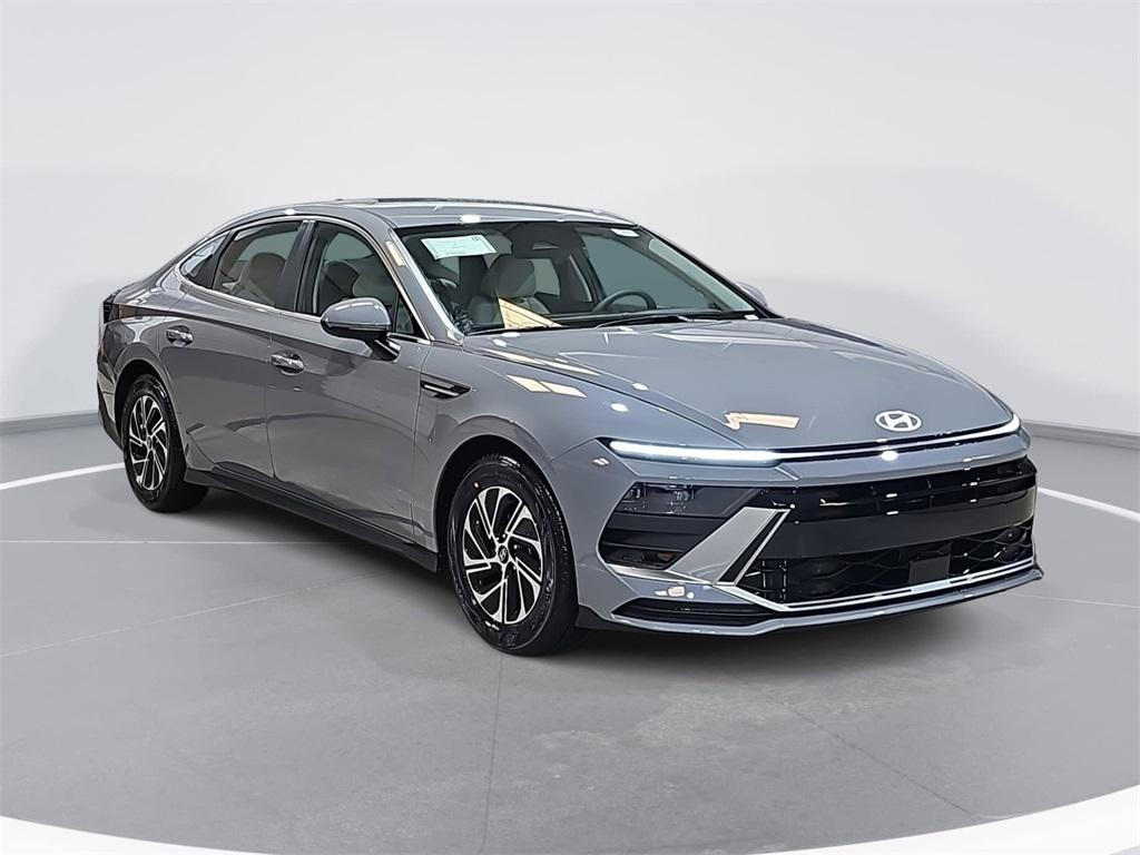 new 2026 Hyundai Sonata Hybrid car, priced at $29,352