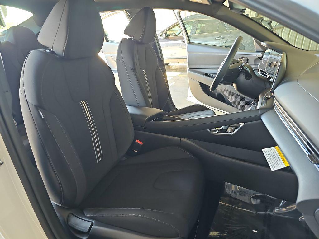 new 2026 Hyundai ELANTRA HEV car, priced at $27,359