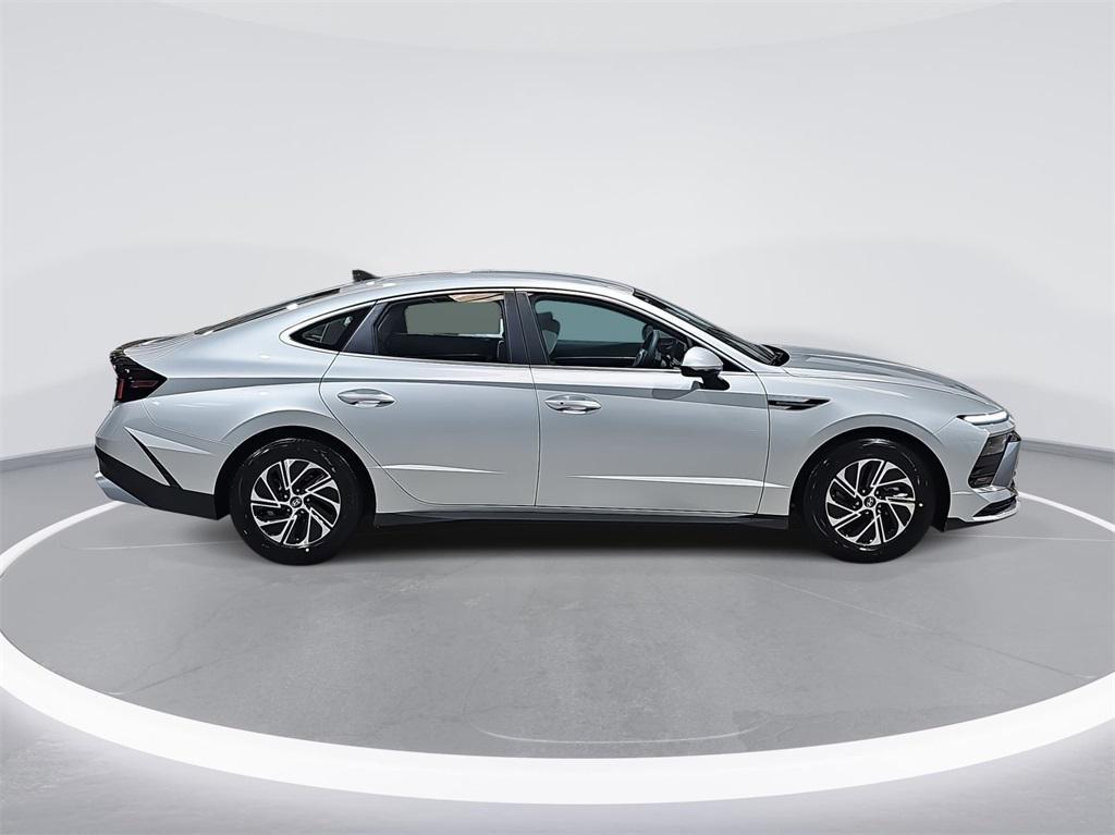 new 2026 Hyundai Sonata Hybrid car, priced at $29,557