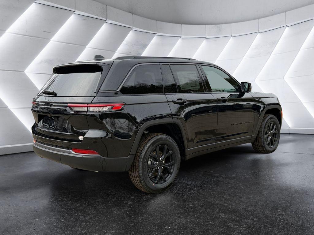 new 2026 Jeep Grand Cherokee car, priced at $47,745
