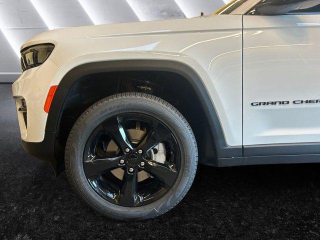 new 2025 Jeep Grand Cherokee car, priced at $49,513