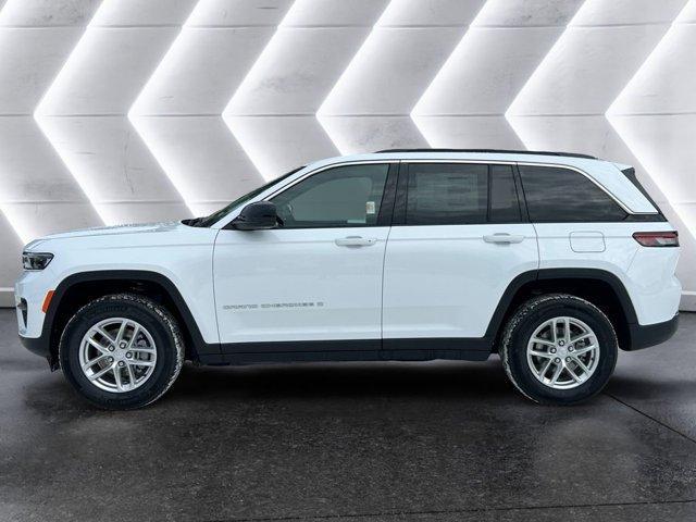 new 2025 Jeep Grand Cherokee car, priced at $40,009