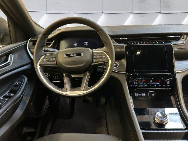 new 2025 Jeep Grand Cherokee car, priced at $40,009
