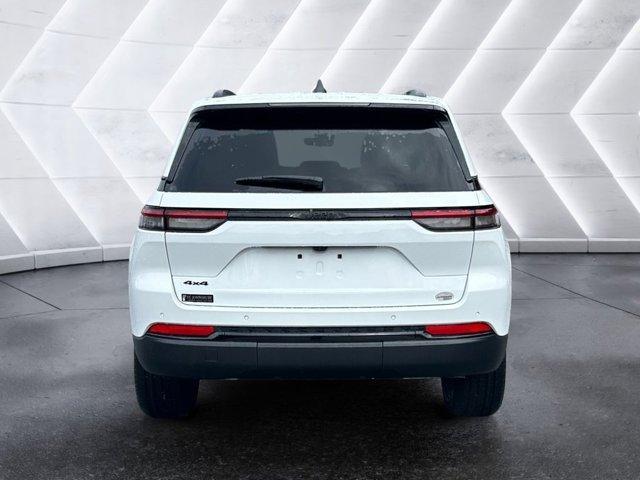 new 2025 Jeep Grand Cherokee car, priced at $45,916