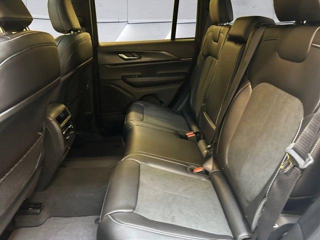 new 2025 Jeep Grand Cherokee car, priced at $45,916