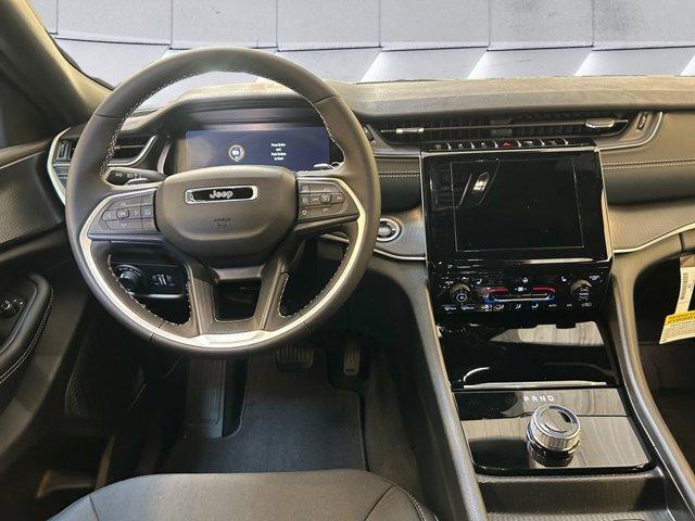new 2025 Jeep Grand Cherokee car, priced at $40,527