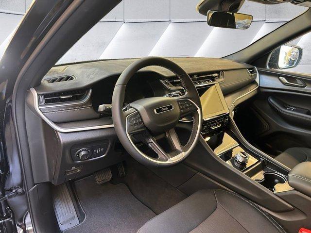 new 2025 Jeep Grand Cherokee car, priced at $40,527