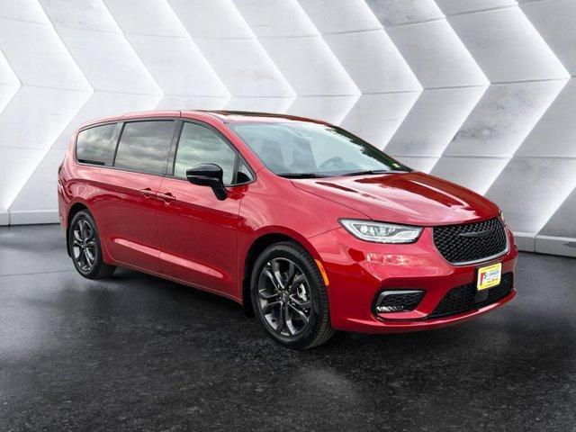 new 2026 Chrysler Pacifica car, priced at $45,123
