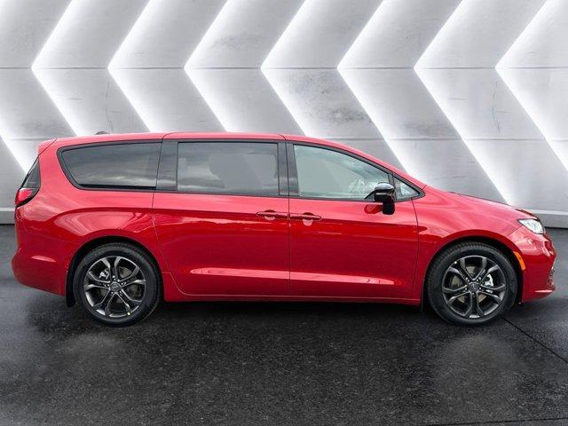 new 2026 Chrysler Pacifica car, priced at $45,123