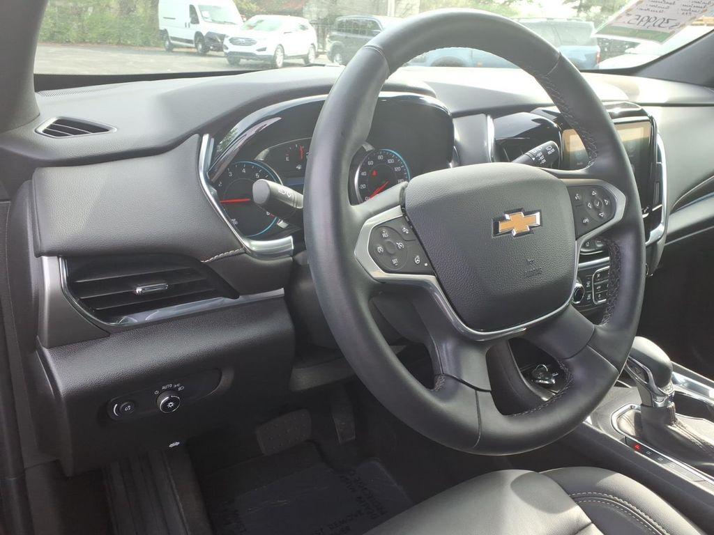 used 2023 Chevrolet Traverse car, priced at $30,995