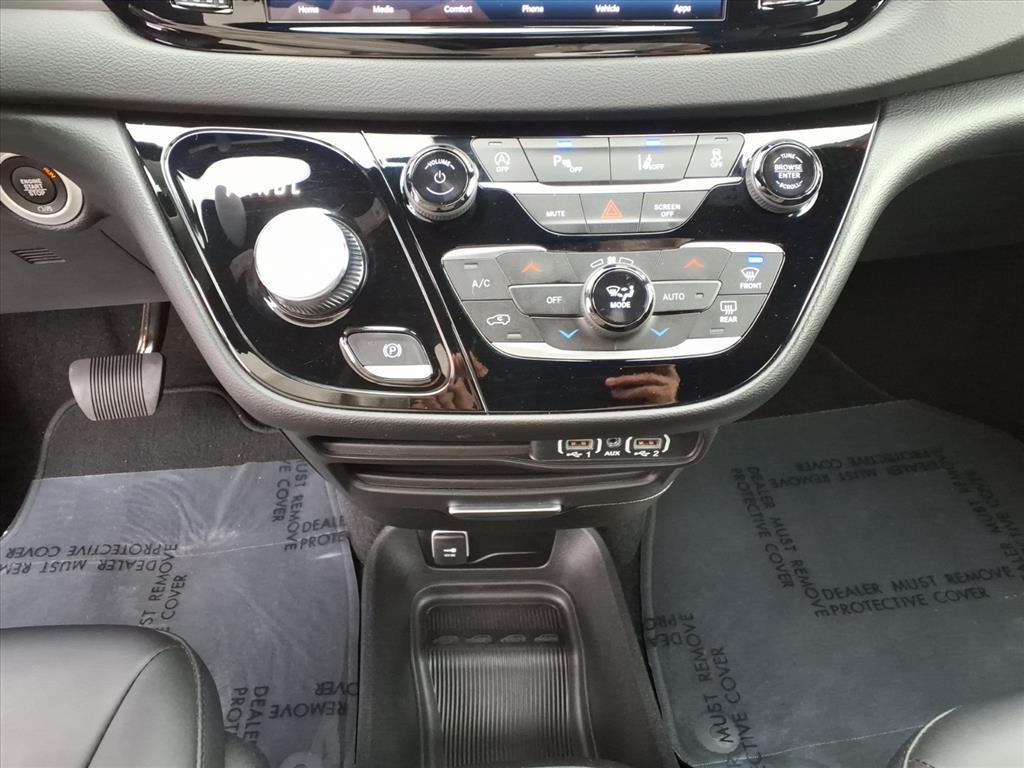 used 2025 Chrysler Pacifica car, priced at $31,995