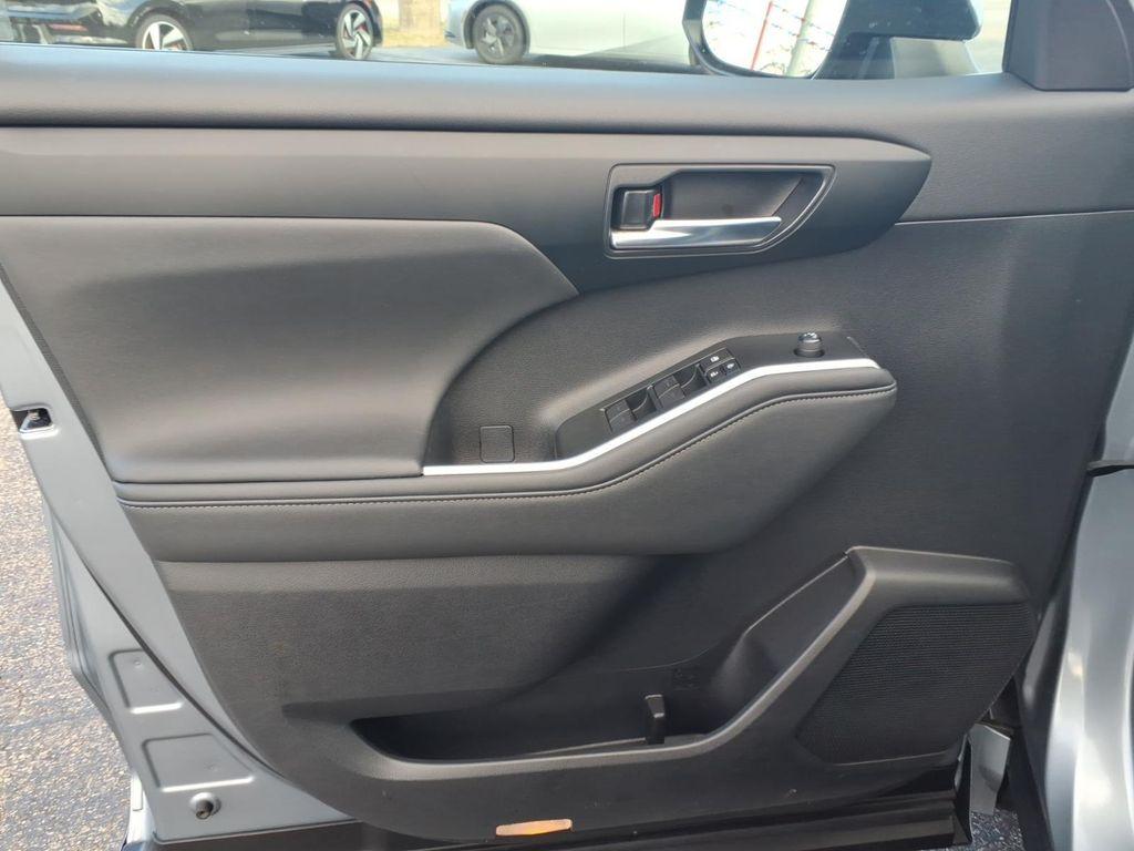 used 2023 Toyota Highlander car, priced at $37,995