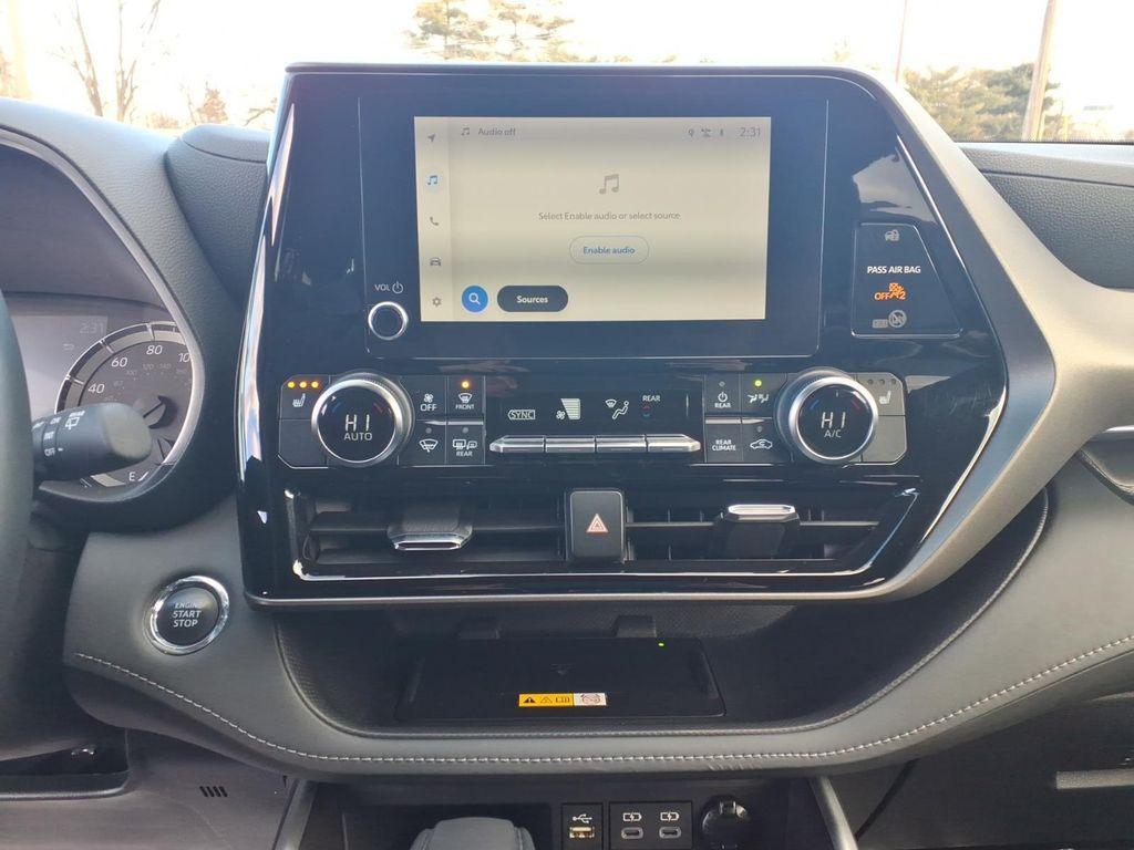 used 2023 Toyota Highlander car, priced at $37,995