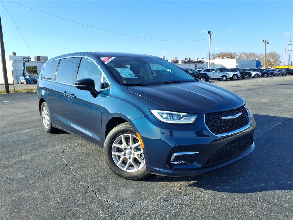 used 2024 Chrysler Pacifica car, priced at $34,977