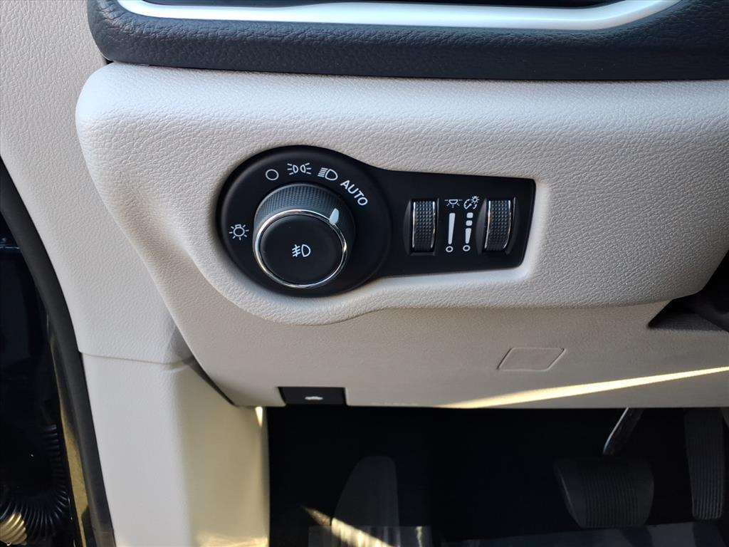 used 2024 Chrysler Pacifica car, priced at $34,977