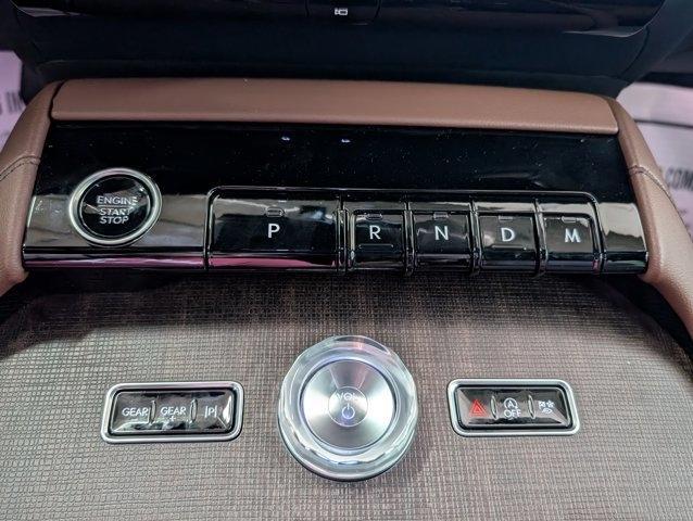 new 2025 Lincoln Navigator car, priced at $99,440