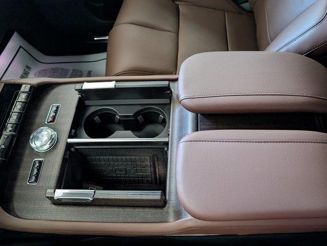 new 2025 Lincoln Navigator car, priced at $99,440