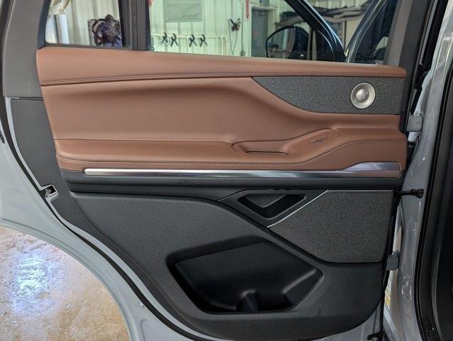 new 2025 Lincoln Navigator car, priced at $99,440