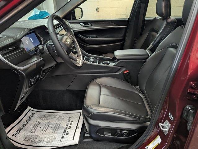 used 2025 Jeep Grand Cherokee car, priced at $37,860