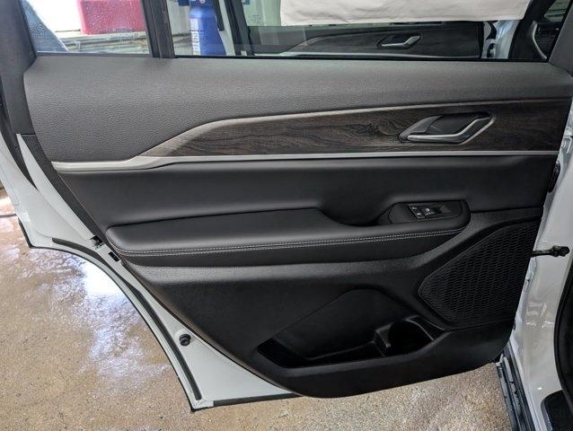 new 2026 Jeep Grand Cherokee L car, priced at $48,660