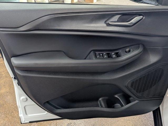 new 2025 Jeep Grand Cherokee car, priced at $44,722