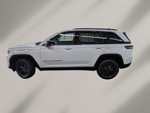 new 2025 Jeep Grand Cherokee car, priced at $44,722