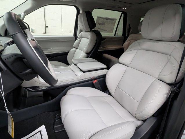 new 2025 Lincoln Navigator L car, priced at $102,899
