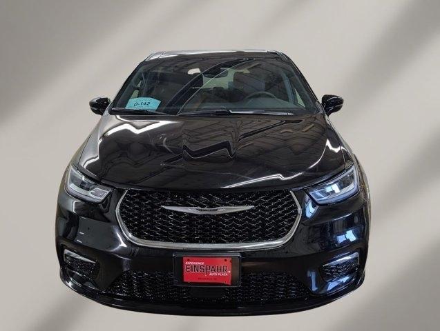 new 2026 Chrysler Pacifica car, priced at $44,739