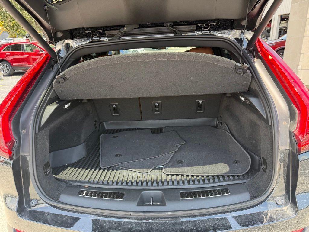 used 2023 Cadillac XT4 car, priced at $32,799
