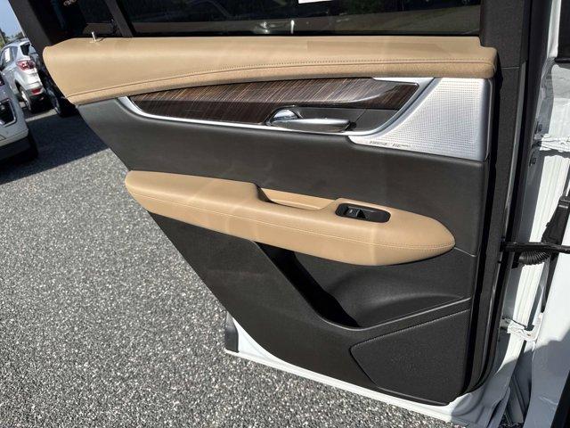 used 2024 Cadillac XT6 car, priced at $49,899