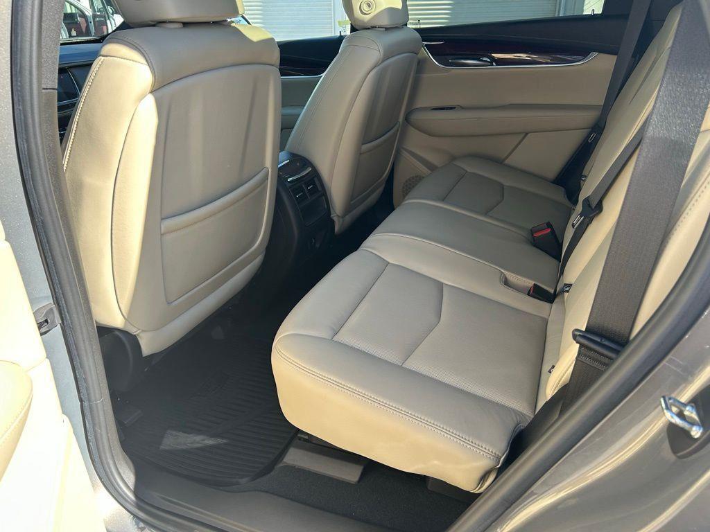 used 2018 Cadillac XT5 car, priced at $24,900
