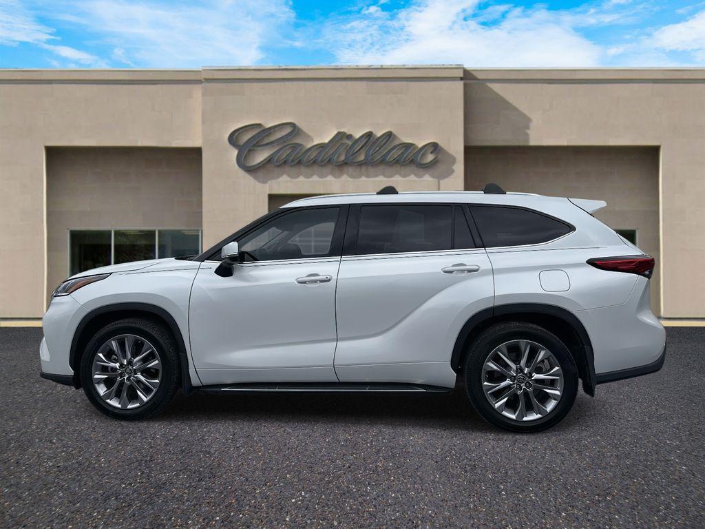 used 2023 Toyota Highlander Hybrid car, priced at $37,900