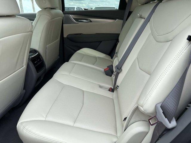 new 2025 Cadillac XT5 car, priced at $58,090