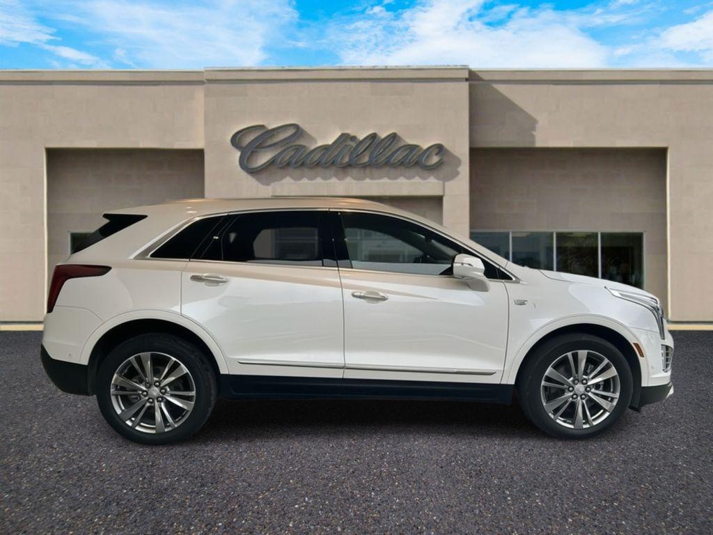 used 2023 Cadillac XT5 car, priced at $38,900