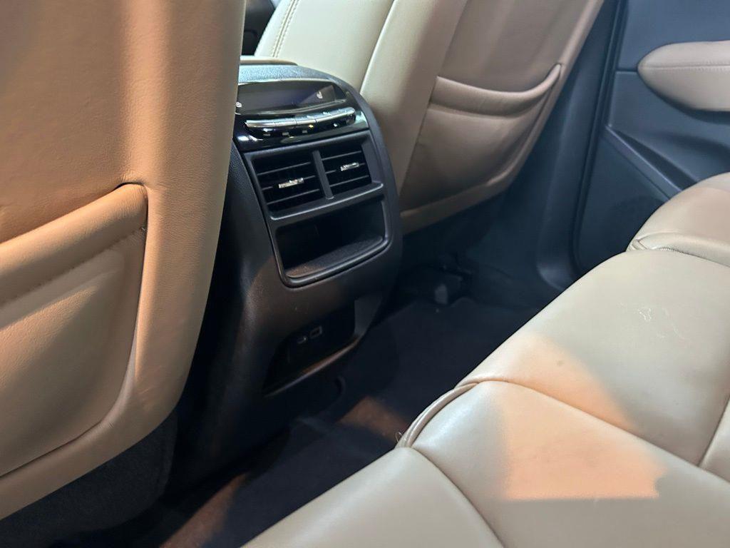 used 2023 Cadillac XT5 car, priced at $38,900