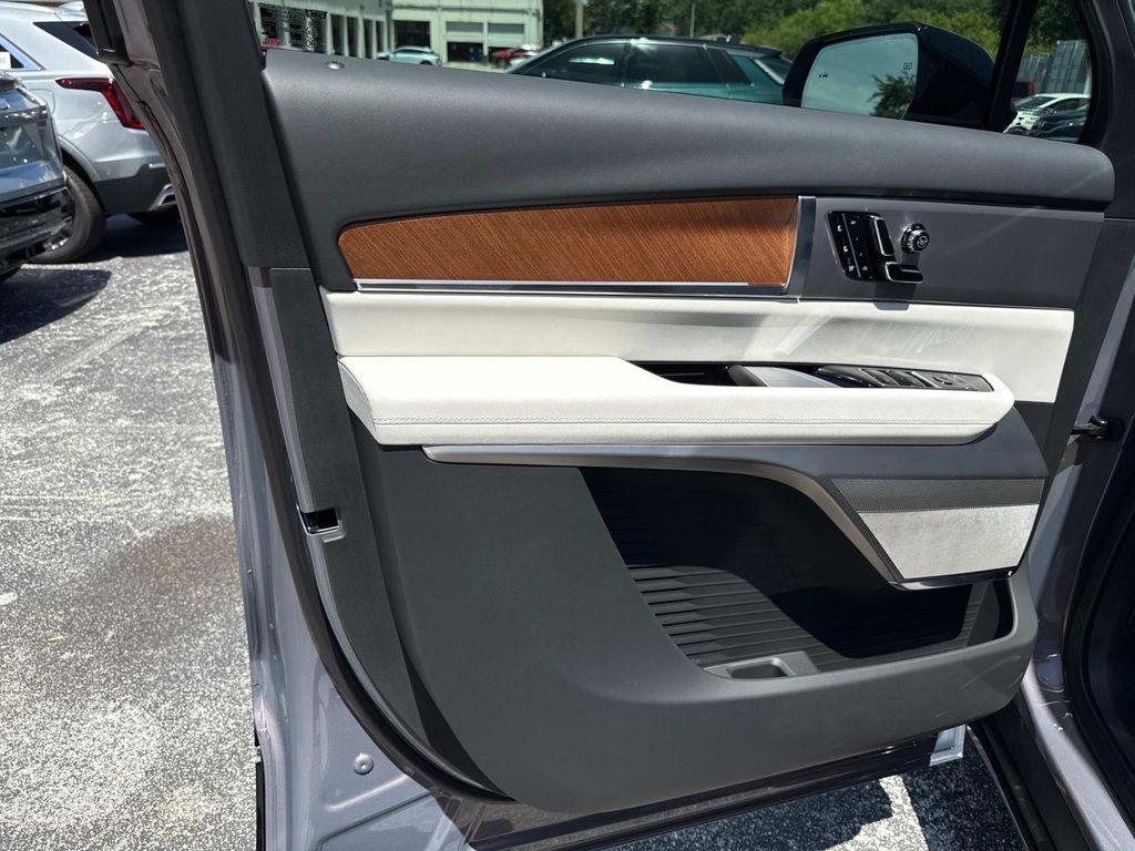 new 2026 Cadillac VISTIQ car, priced at $80,515