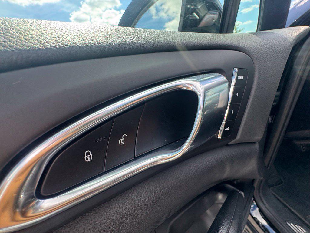 Porsche Cayenne view 36
